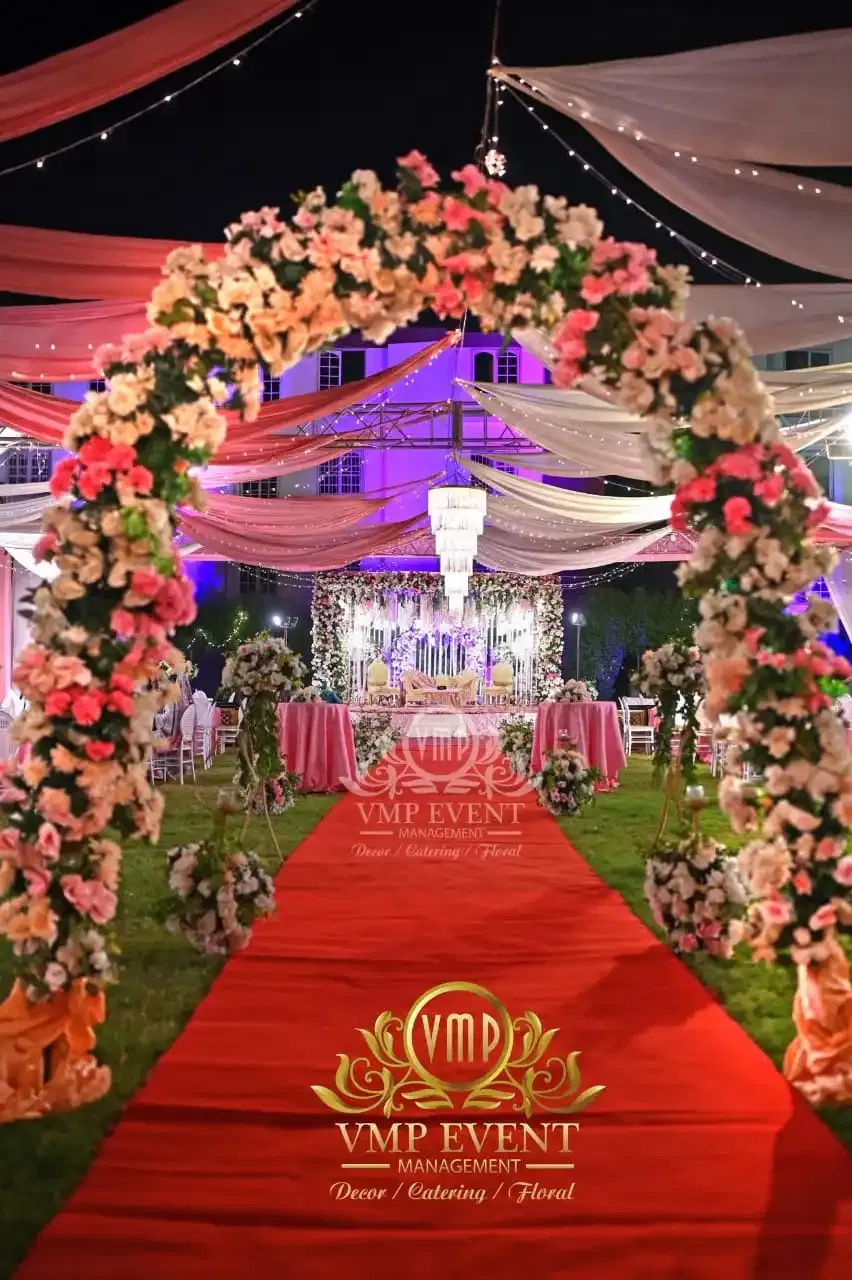 floral backdrop 5 by VMP Event Management