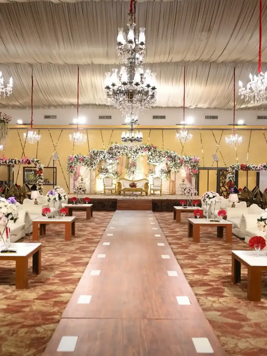 indoor banquet lighting 5 by Al Safa Town Hall