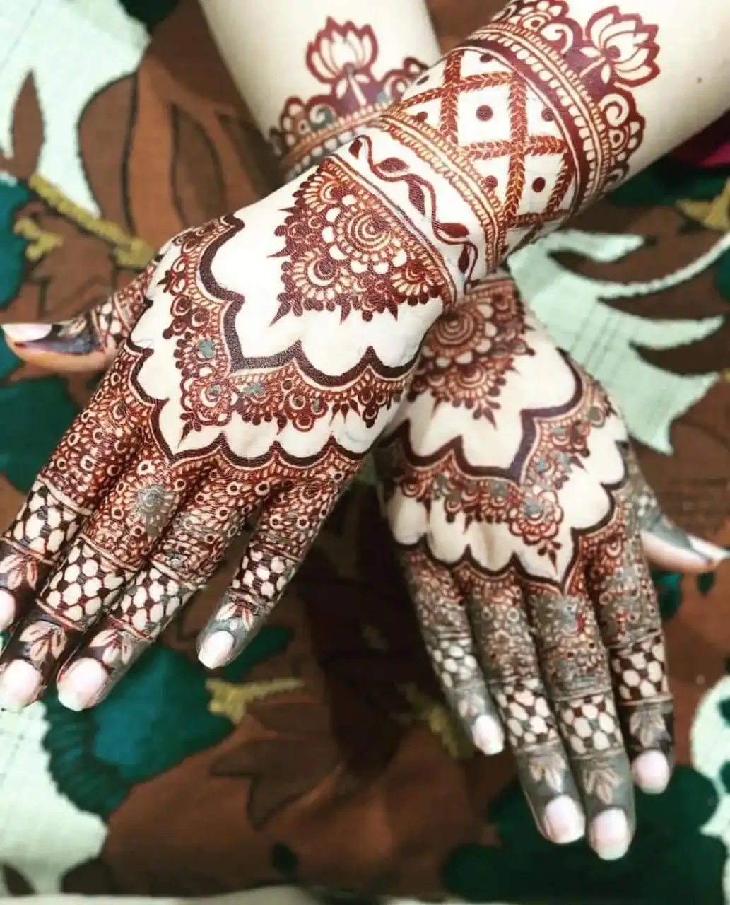 Pakistani mehndi design 4 by Art by Minisha