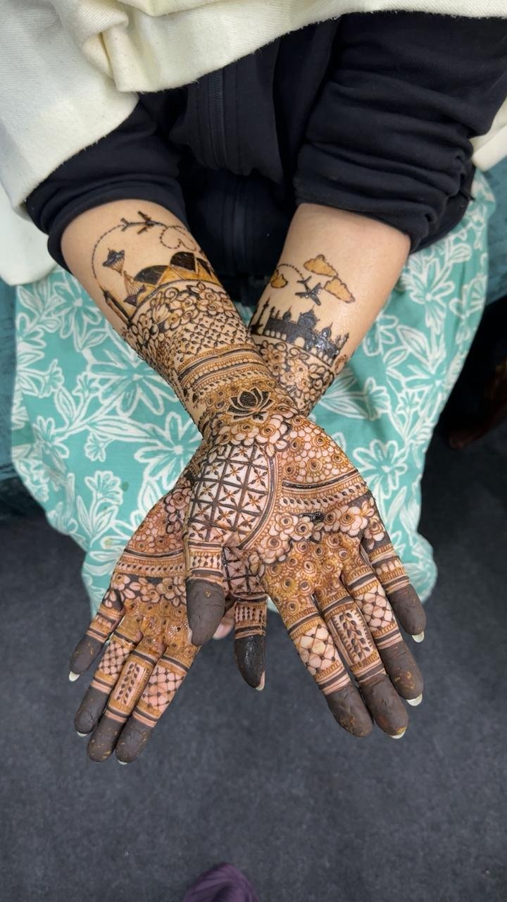 finger mehndi style 1 by Henna By Amber