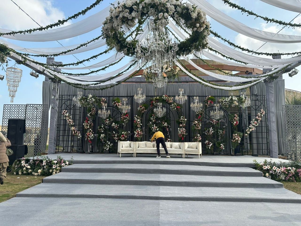 floral backdrop 5 by Pearl Events