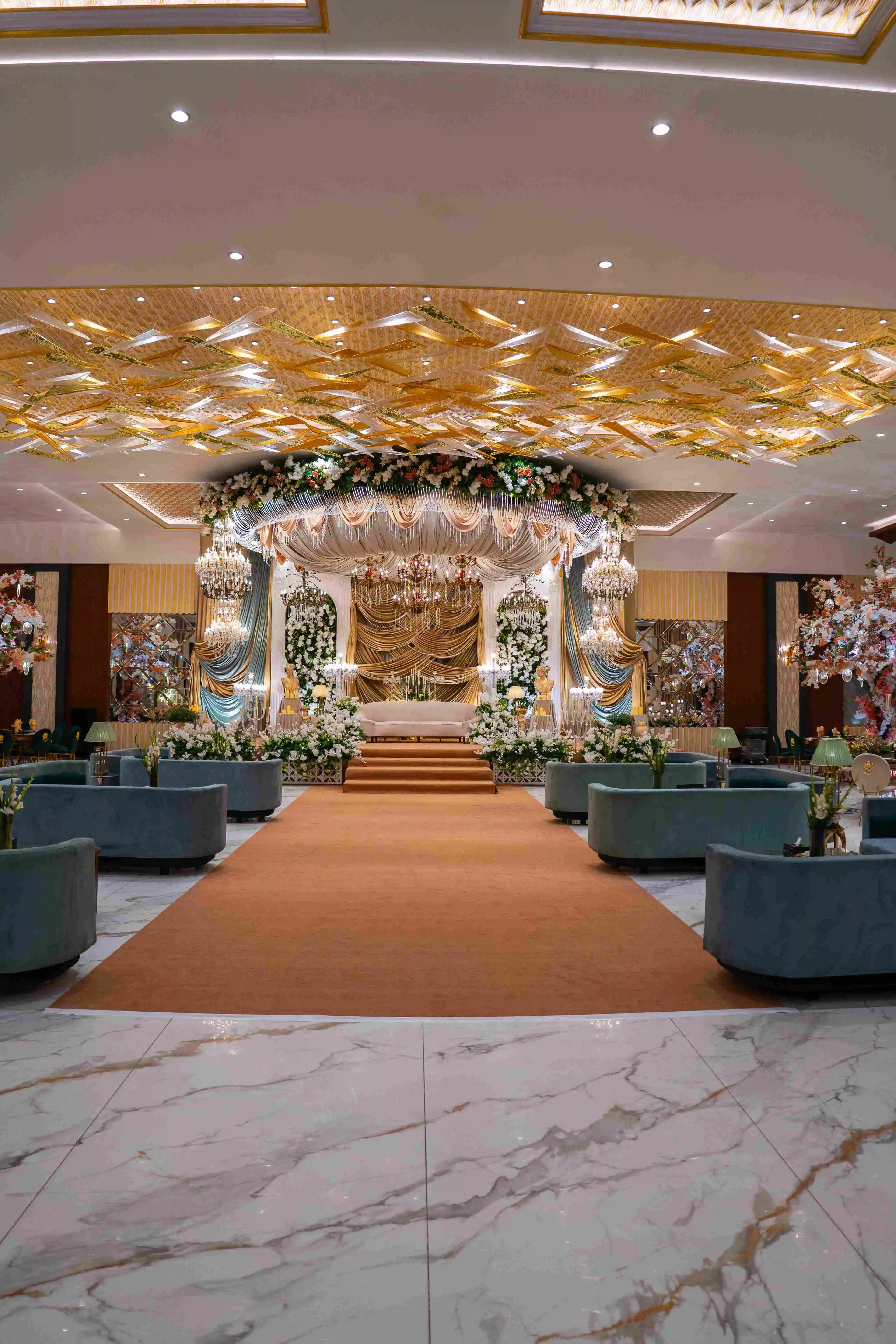 VIP seating arrangement 4 by Varioline Le Grand