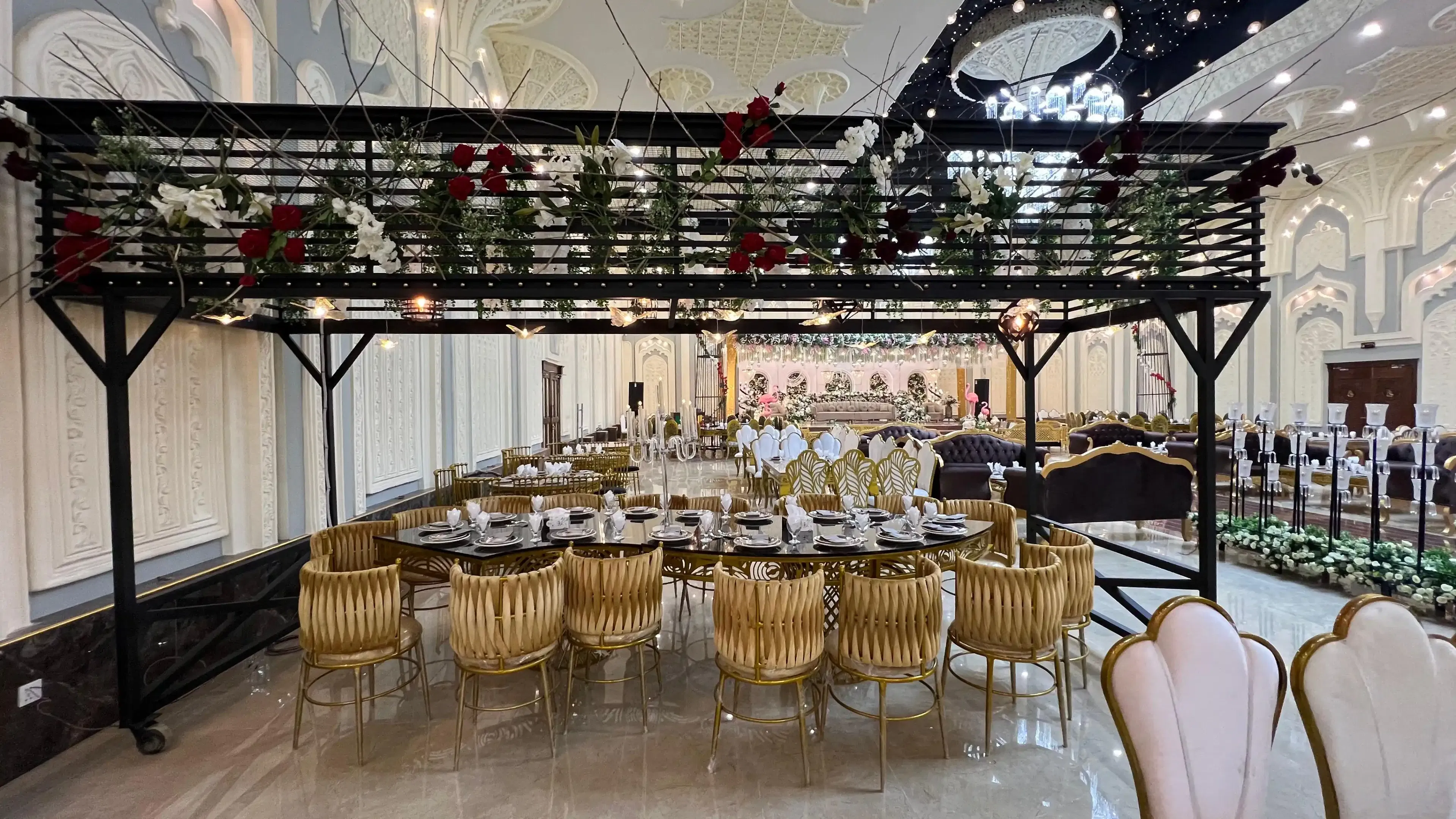 themed wedding stage 2 by Ronaq Banquets